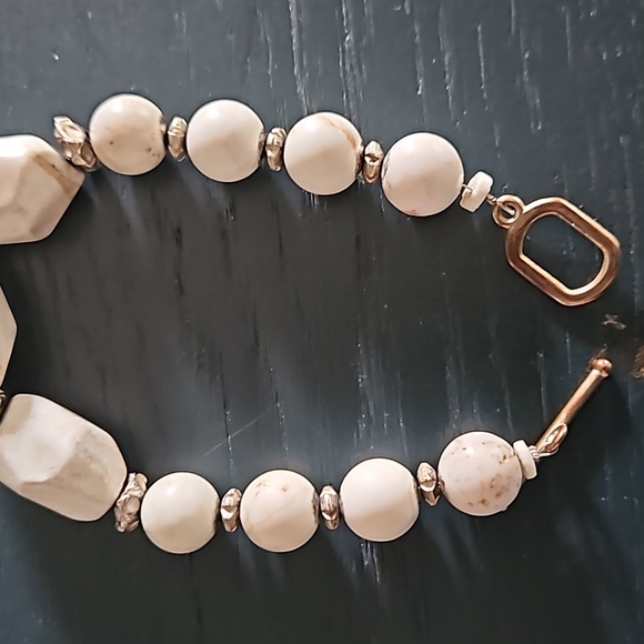 Beautiful white stone beaded bracelet statement piece Summer - Picture 5 of 8